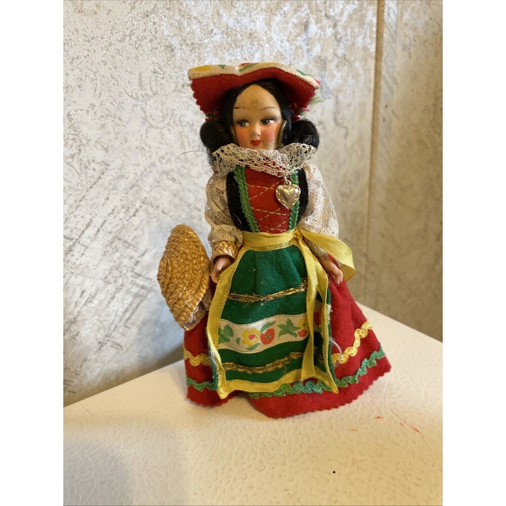 LELA Creazioni Originali Florence felt face Vintage cute little travellers doll